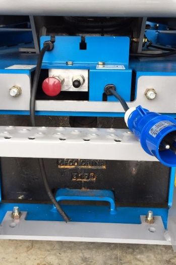 10m剪刀輪胎平台高空車